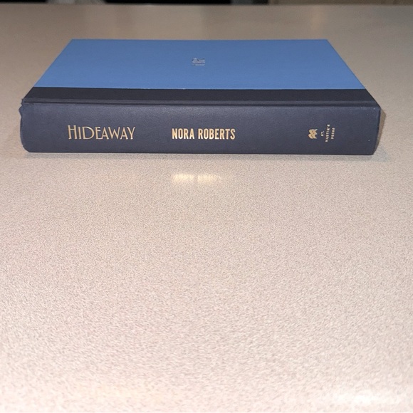 Hideaway by Nora Roberts - hardcover, 454 pages - Picture 9 of 9